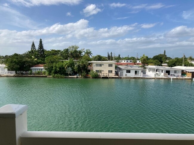 Building Photo - 7900 Tatum Waterway Dr Unit 305