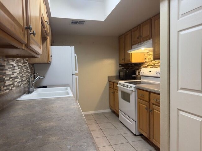 Photo - Tucson Apartment for Rent – Gated Communit...
