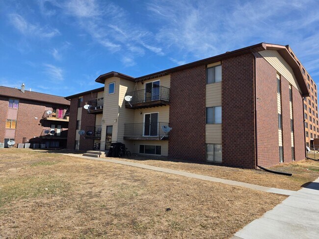 1704 W Pasewalk Ave Unit 8
