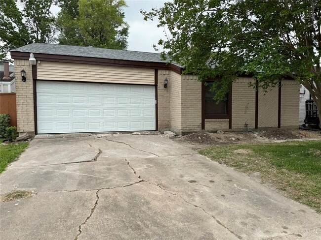 Building Photo - 6311 Dawnridge Dr Rental