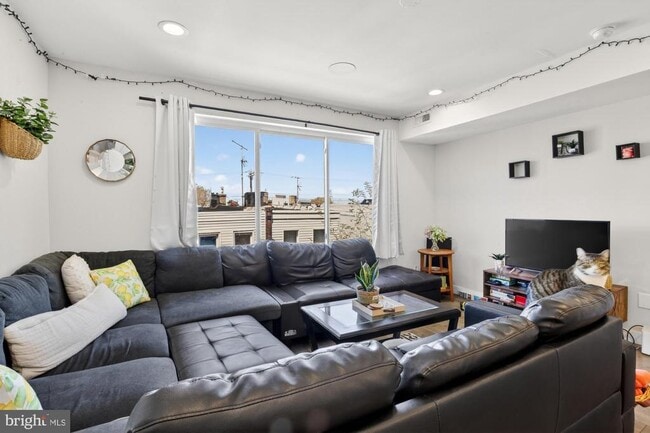 Photo - 1650 Point Breeze Ave Unidad 3