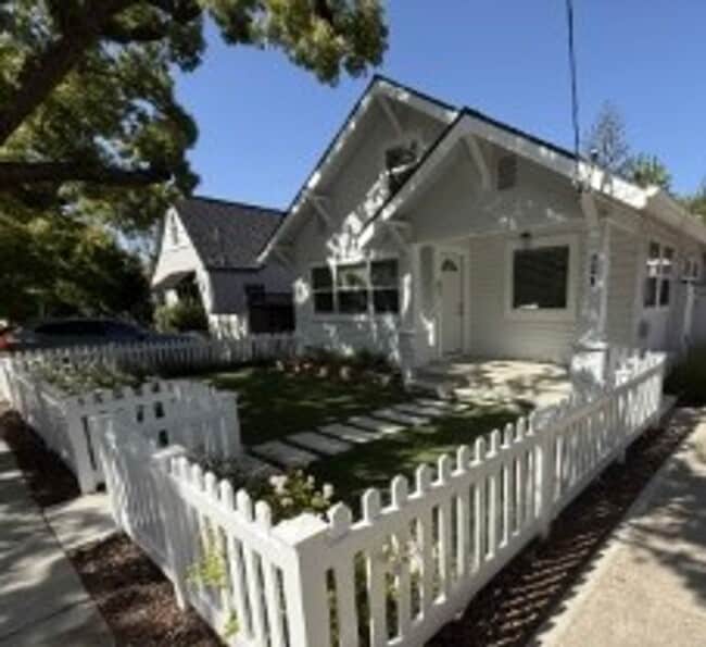 Photo - 111 Loma Alta Ave Unidad A