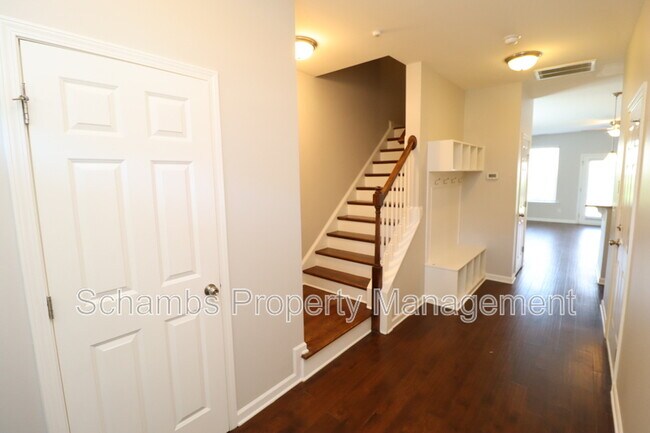 Photo - 408 Starkey St