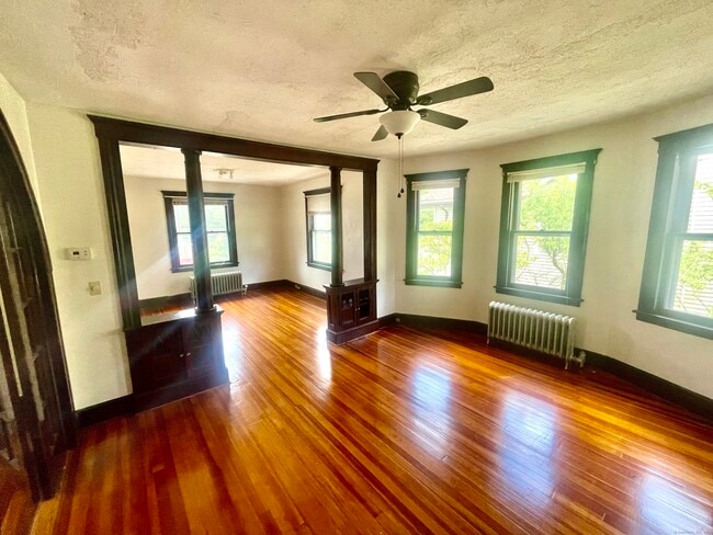 Building Photo - 64 E Pearl St Rental