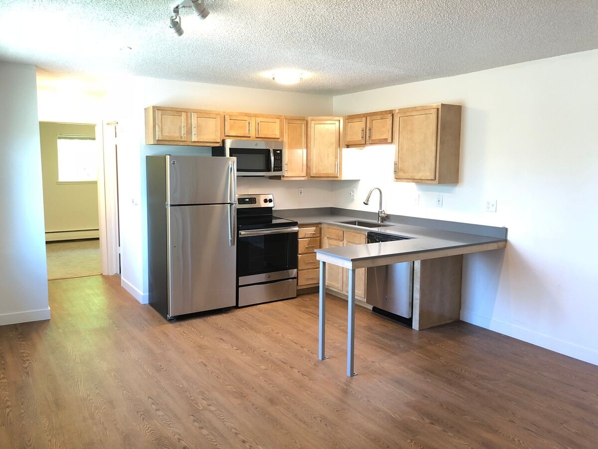 2200 Canyon - 2200 Canyon