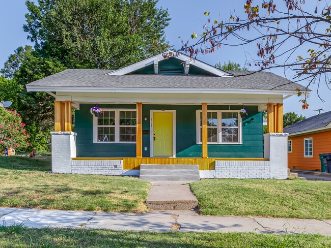 Photo - 1723 W Park Pl