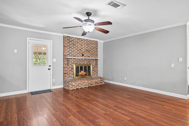 Photo - 203 Elizabeth Ct