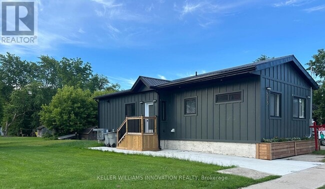 Photo - 215 Winstanley St