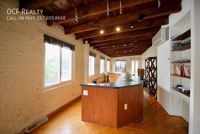 Photo - 2223 Latimer St