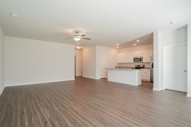 Photo - 348 Augustine Dr