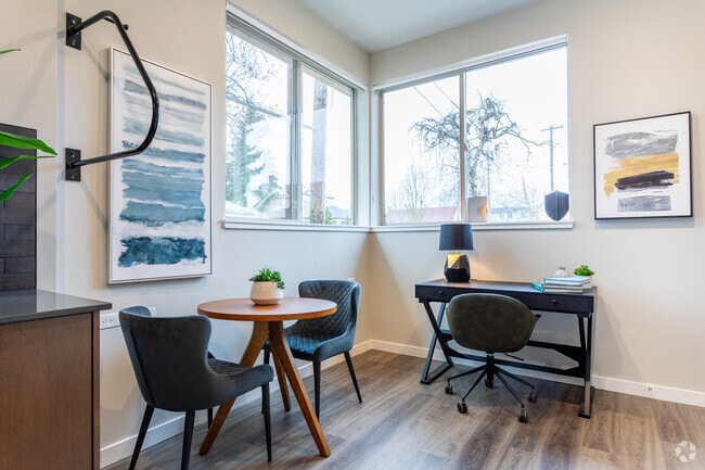 Studio, 1BA - 317 SF