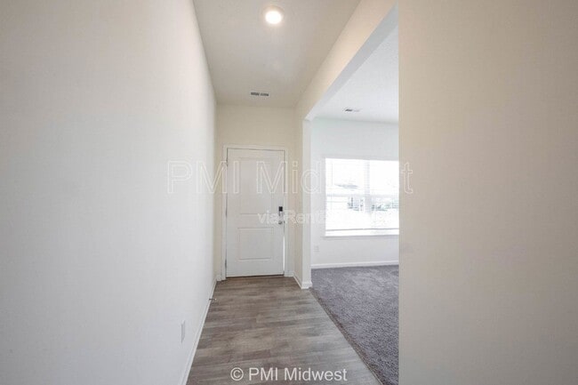 Photo - 1968 Fairmount Dr