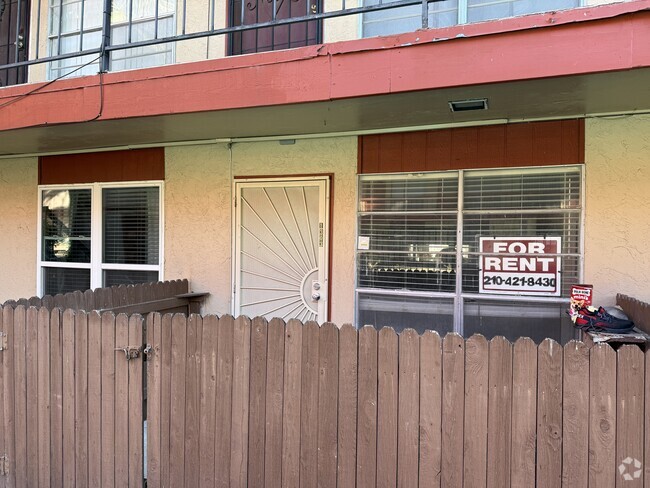 Building Photo - 3243 Nacogdoches Rd Rental