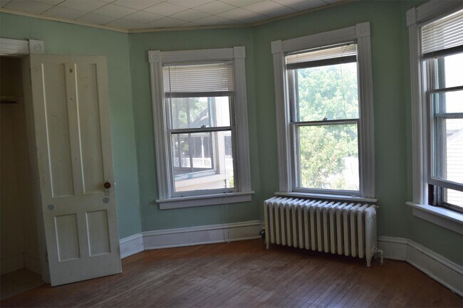 85-85 Hungerford Terrace Unit 2