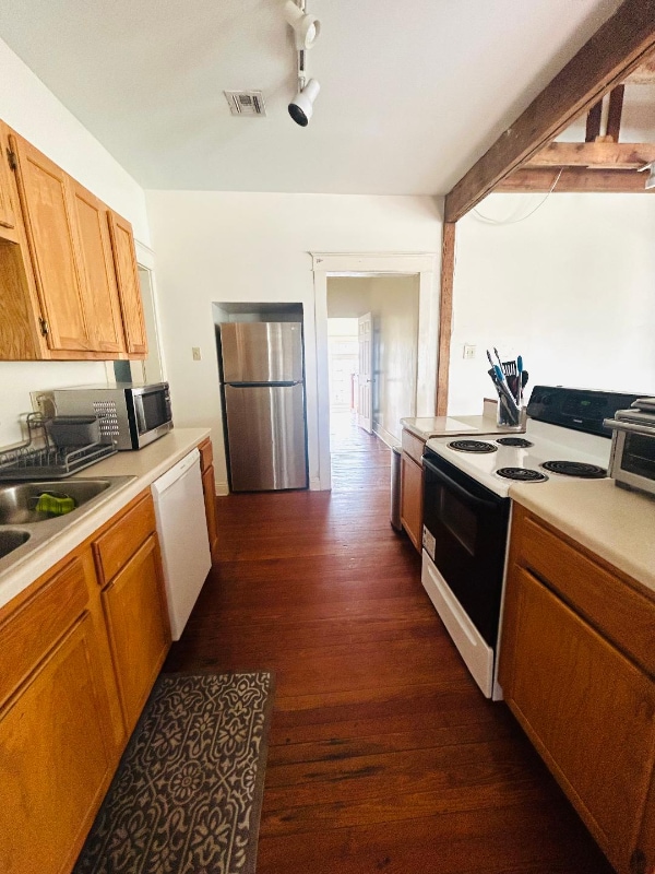 Photo - 939 Broadway St