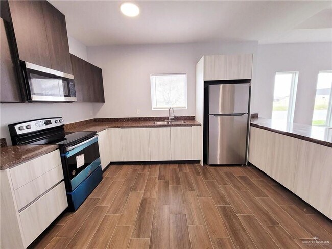 Photo - 16 Fuerte Ave Unit 1