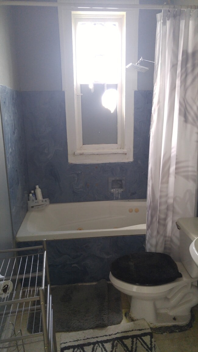 Photo - 4209 Freret St