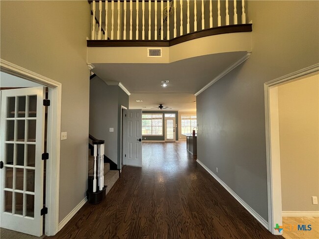 Photo - 2013 Highland Dr