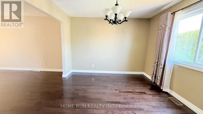 Photo - 2067 Legrand Crescent