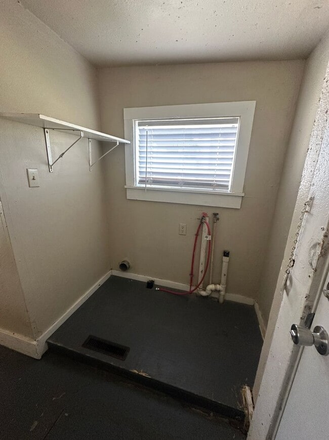 Photo - Large Floor Plan with Plenty of Space and a Bonus Room!