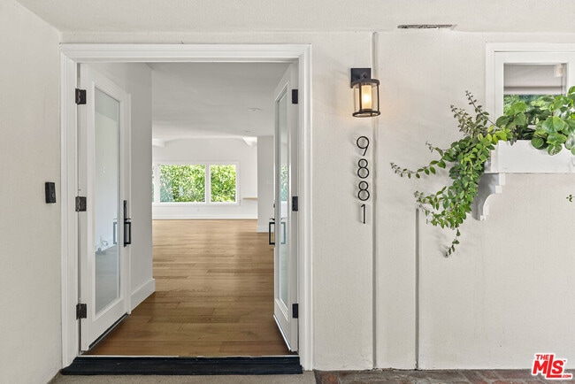 Photo - 9881 Beverly Grove Dr