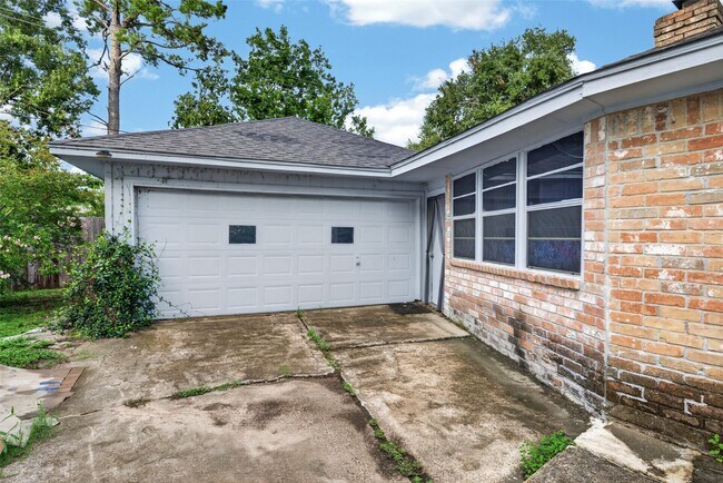 Photo - 5714 Arbor Vitae Dr