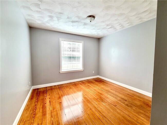 Photo - 64 Sutton St Unit 2