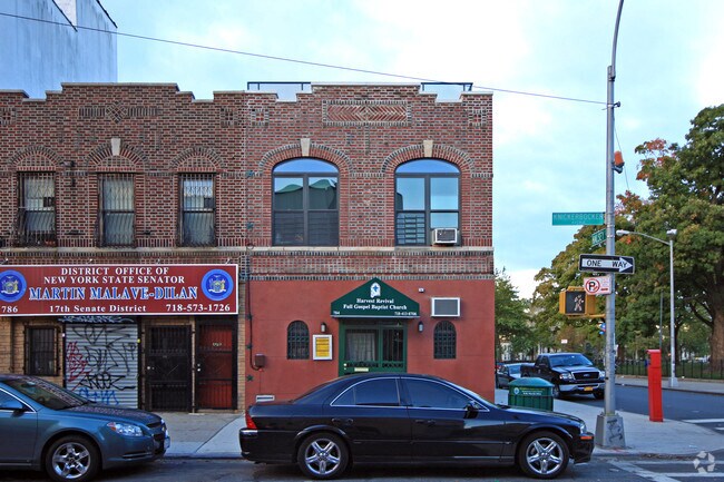 Photo - 784 Knickerbocker Ave