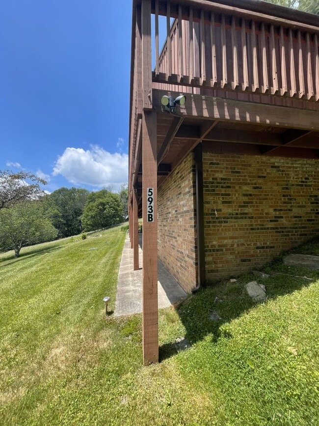 Photo - 593 Pinnacle Dr