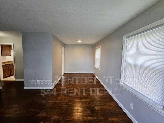 Photo - 837 Prosperity Ave