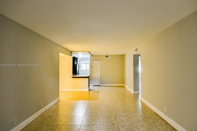 Photo - 703 Gardens Dr Unidad 102