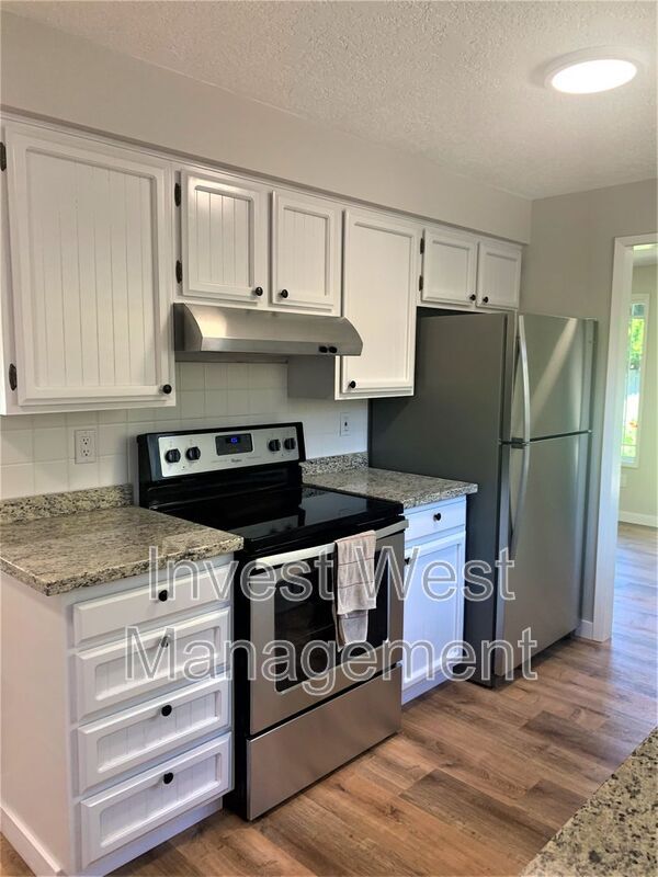 Photo - 12214 SE McGillivray Blvd