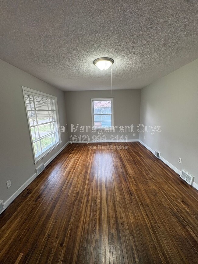 Photo - 4534 Zane Ave N