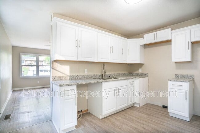 Photo - 817 Isley St