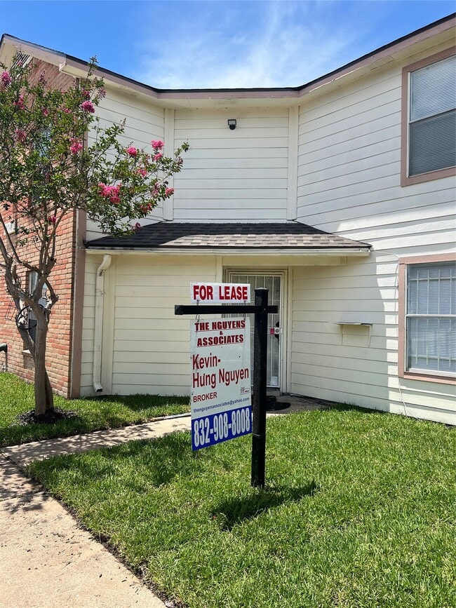 Photo - 12710 Leader St Unit B