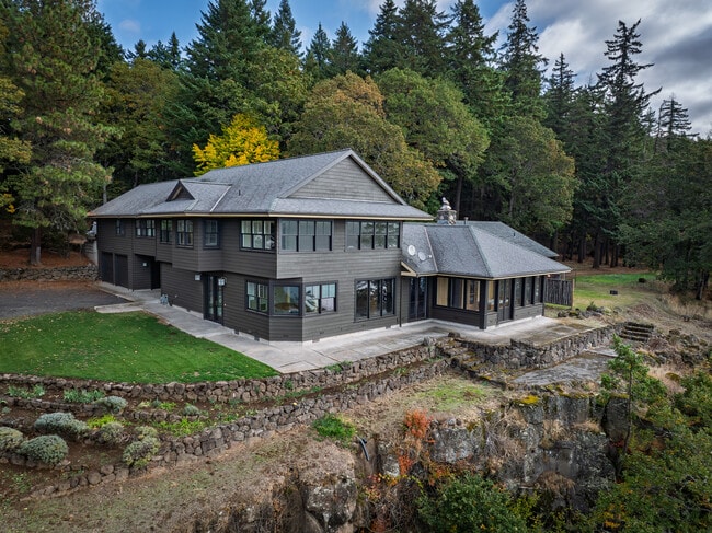 Building Photo - 395 SW Eyrie Rd Unit #1