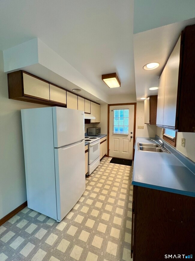 Photo - 7 Golden Hill St Unit 2nd floor