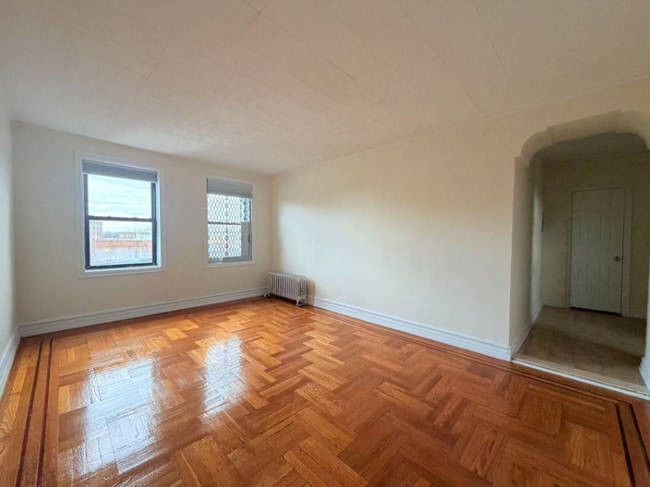 Photo - 3063 Buhre Ave Unidad 4