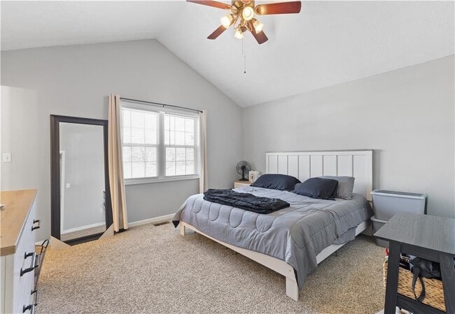 Photo - 284 Oak Ridge