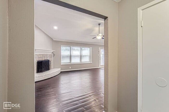 Photo - 5607 Circlegate Dr