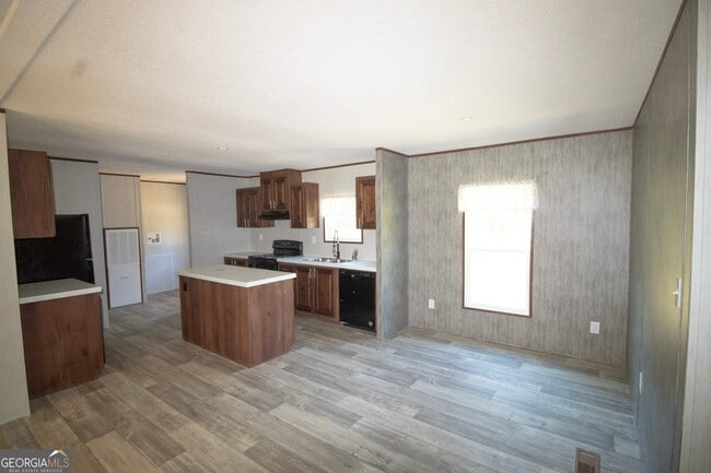 Photo - 1778 Zettwell Rd