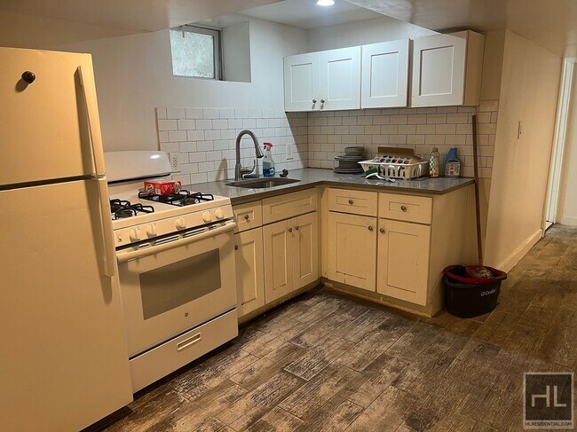 Photo - 2BR 1BA Lower Level All Utilities Included w/ Laundry Beside Highland Park Unidad G