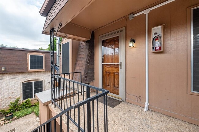 Photo - 7801 Shoal Creek Blvd Unit 201