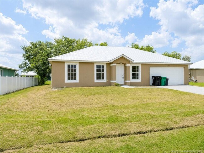 Photo - 756 SE Lansdowne Ave