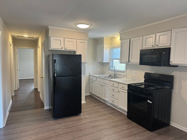 Photo - 2909 Clifton Ave