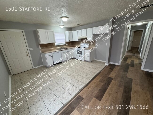 Photo - 1501 Stafford Rd