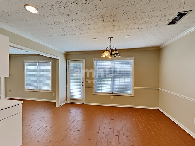 Photo - 37 Kirkhill Dr