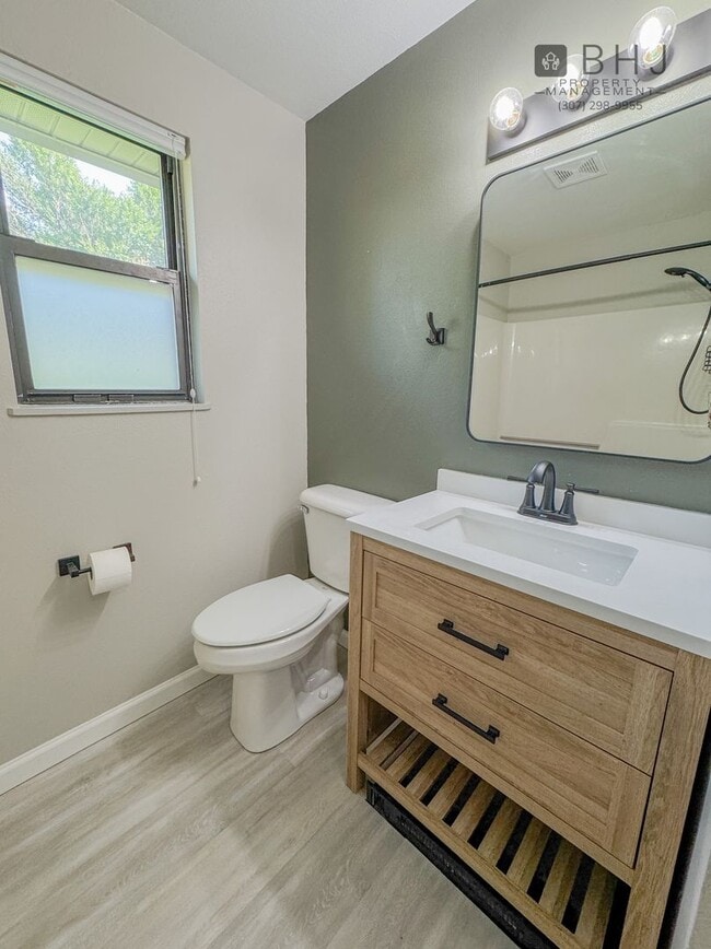 Photo - Dog Friendly 2 bed/ 1 bath HOUSE for Rent!