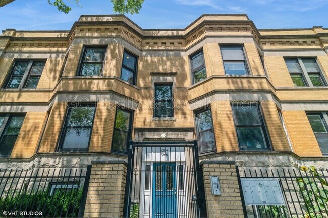 Building Photo - 3266 W Wrightwood Ave Unit G