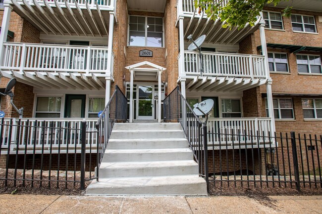 Charming 2 BR/2 BA Condo in Barry Farms! - Charming 2 BR/2 BA Condo in Barry Farms!